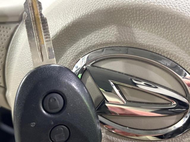 �y�L�[���X�z�������ꂽ�ꏊ����ł��{�^����Ńh�A�̊J���E�{�����ł���̂łƂ��Ă��֗��I�h�A�̌�������ɏ������邱�Ƃ�����܂����