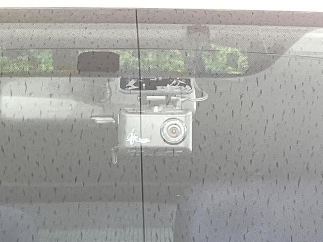 プリウス Ｓ　禁煙車　純正ＳＤナビ　コーナーセンサー　ＥＴＣ　Ｂｌｕｅｔｏｏｔｈ　フルセグ　ドラレコ　スマートキー　ＨＩＤヘッド　ＨＩＤフォグ　１５インチアルミホイール　電動格納ミラー　オートエアコン（5枚目）