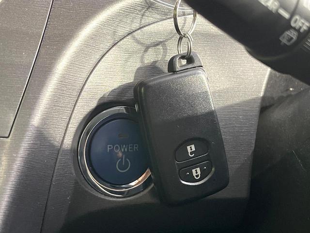 プリウス Ｓ　禁煙車　純正ＳＤナビ　コーナーセンサー　ＥＴＣ　Ｂｌｕｅｔｏｏｔｈ　フルセグ　ドラレコ　スマートキー　ＨＩＤヘッド　ＨＩＤフォグ　１５インチアルミホイール　電動格納ミラー　オートエアコン（7枚目）