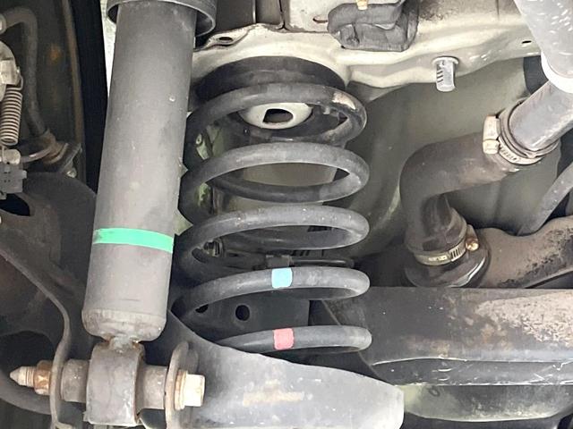 プリウス Ｓ　禁煙車　純正ＳＤナビ　コーナーセンサー　ＥＴＣ　Ｂｌｕｅｔｏｏｔｈ　フルセグ　ドラレコ　スマートキー　ＨＩＤヘッド　ＨＩＤフォグ　１５インチアルミホイール　電動格納ミラー　オートエアコン（20枚目）