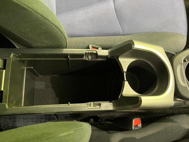 プリウス Ｓ　禁煙車　純正ＳＤナビ　コーナーセンサー　ＥＴＣ　Ｂｌｕｅｔｏｏｔｈ　フルセグ　ドラレコ　スマートキー　ＨＩＤヘッド　ＨＩＤフォグ　１５インチアルミホイール　電動格納ミラー　オートエアコン（40枚目）