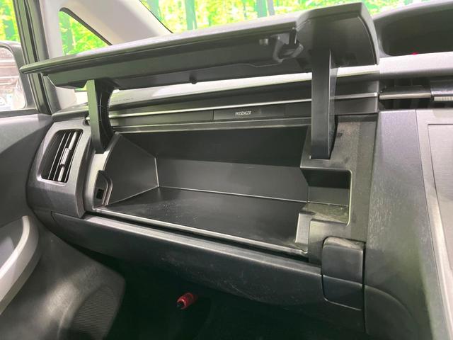 プリウス Ｓ　禁煙車　純正ＳＤナビ　コーナーセンサー　ＥＴＣ　Ｂｌｕｅｔｏｏｔｈ　フルセグ　ドラレコ　スマートキー　ＨＩＤヘッド　ＨＩＤフォグ　１５インチアルミホイール　電動格納ミラー　オートエアコン（52枚目）