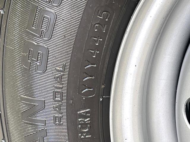 ハイゼットトラック スタンダード　禁煙車　４ＷＤ　衝突被害軽減システム　コーナーセンサー　スマートキー　レーンアシスト　オートマチックハイビーム　クリアランスソナー　先行車発進お知らせ装置　オートライト　パワーウィンドウ　荷台ステップ（29枚目）