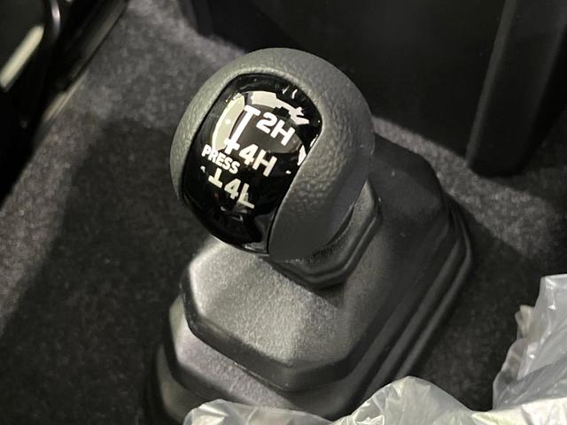 ジムニー ＸＣ　４ＷＤ　届出済未使用車　衝突軽減装置　レーダークルーズ　シートヒーター　クリアランスソナー　ＬＥＤヘッド　フォグライト　純正１６インチアルミ　スマートキー　ステアリングスイッチ　電動格納ミラー（3枚目）