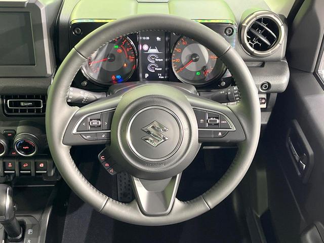ジムニー ＸＣ　４ＷＤ　届出済未使用車　衝突軽減装置　レーダークルーズ　シートヒーター　クリアランスソナー　ＬＥＤヘッド　フォグライト　純正１６インチアルミ　スマートキー　ステアリングスイッチ　電動格納ミラー（11枚目）