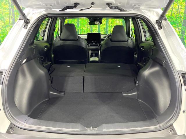 ���i�̂���������ʋ΁A���}���ɏ\���ȉ׎��X�y�[�X���m�ۂ��Ă���܂��B�Z�J���h�V�[�g��|���ƁA�傫�ȉו��̐ύڂ��\�ł���