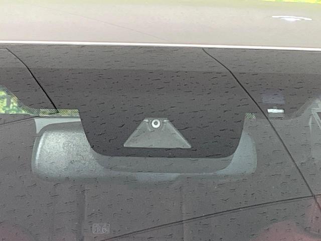 �y�Z�[�t�e�B�Z���X�z���s���ɑO���̎ԗ�����F�����A�Փ˂������Ȏ��͌x��ƃu���[�L�ŏՓˉ���Ɣ�Q�y�����A�V�X�g�B�����S�Ƀh���C�u�����y���݂��������܂��B