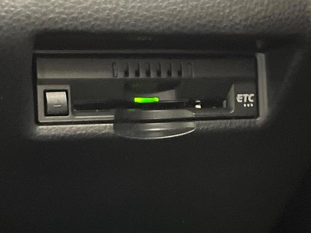 ハリアーハイブリッド Ｇ　禁煙車　純正８型ディスプレイオーディオ　バックカメラ　衝突軽減装置　レーダークルーズ　デジタルインナーミラー　パワーバックドア　パワーシート　ＬＥＤヘッド　オートハイビーム　ＥＴＣ　ドラレコ（40枚目）