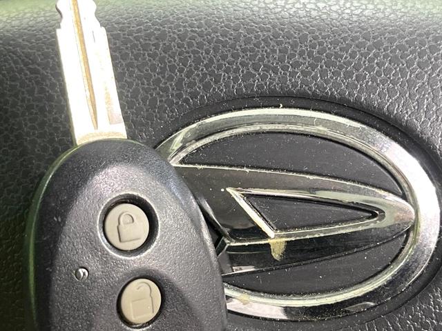 ミライース Ｇ　禁煙車　順正ナビ　バックカメラ　ＥＴＣ　ＨＩＤヘッド　Ｂｌｕｅｔｏｏｔｈ　オートエアコン　キーレスエントリー　アイドリングストップ　横滑り防止装置　ヘッドライトレベライザー　プライバシーガラス　ＣＤ（7枚目）