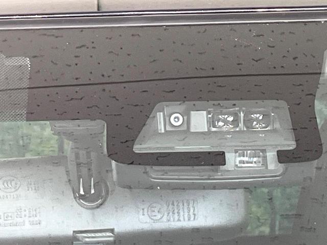 �y�g���^�Z�[�t�e�B�Z���X�z���s���ɑO���̎ԗ�����F�����A�Փ˂������Ȏ��͌x��ƃu���[�L�ŏՓˉ���Ɣ�Q�y�����A�V�X�g�B�����S�Ƀh���C�u�����y���݂��������܂��B