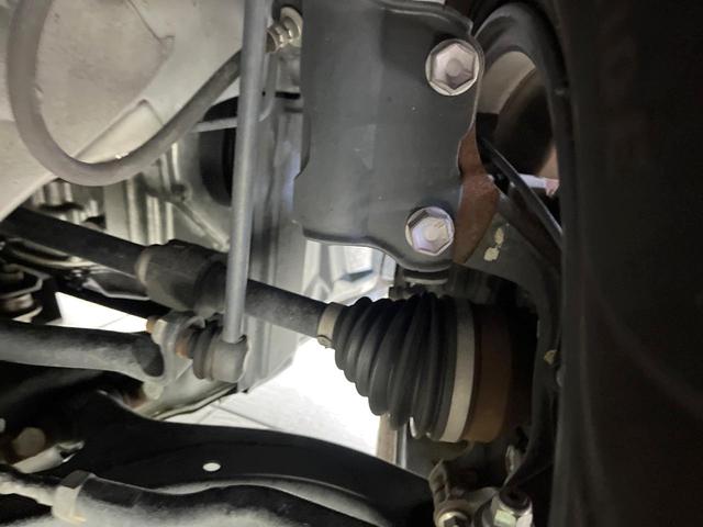 セレナ ｅ－パワー　ハイウェイスターＶ　禁煙車　後席モニター　純正１０型ナビ　全周囲カメラ　衝突軽減装置　プロパイロット　両側電動スライド　ＥＴＣ　デジタルインナーミラー　ブレーキホールド　ＬＥＤヘッド　ＬＥＤフォグ　オートエアコン（20枚目）