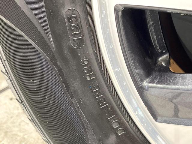 セレナ ｅ－パワー　ハイウェイスターＶ　禁煙車　後席モニター　純正１０型ナビ　全周囲カメラ　衝突軽減装置　プロパイロット　両側電動スライド　ＥＴＣ　デジタルインナーミラー　ブレーキホールド　ＬＥＤヘッド　ＬＥＤフォグ　オートエアコン（24枚目）