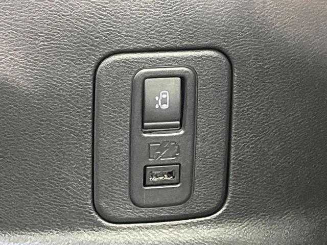 セレナ ｅ－パワー　ハイウェイスターＶ　禁煙車　後席モニター　純正１０型ナビ　全周囲カメラ　衝突軽減装置　プロパイロット　両側電動スライド　ＥＴＣ　デジタルインナーミラー　ブレーキホールド　ＬＥＤヘッド　ＬＥＤフォグ　オートエアコン（36枚目）