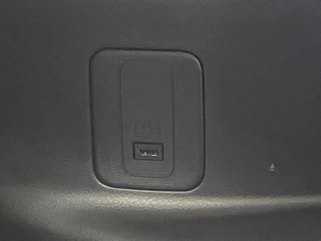 セレナ ｅ－パワー　ハイウェイスターＶ　禁煙車　後席モニター　純正１０型ナビ　全周囲カメラ　衝突軽減装置　プロパイロット　両側電動スライド　ＥＴＣ　デジタルインナーミラー　ブレーキホールド　ＬＥＤヘッド　ＬＥＤフォグ　オートエアコン（37枚目）
