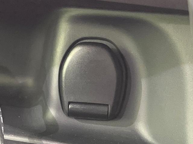 セレナ ｅ－パワー　ハイウェイスターＶ　禁煙車　後席モニター　純正１０型ナビ　全周囲カメラ　衝突軽減装置　プロパイロット　両側電動スライド　ＥＴＣ　デジタルインナーミラー　ブレーキホールド　ＬＥＤヘッド　ＬＥＤフォグ　オートエアコン（64枚目）