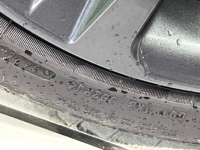 カローラツーリング ハイブリッド　ダブルバイビー　禁煙車　純正８インチディスプレイオーディオ　バックカメラ　衝突被害軽減システム　レーダークルーズ　ハーフレザーシート　ドラレコ　コーナーセンサー　スマートキー　ＬＥＤヘッド　ＥＴＣ　オートハイビーム（30枚目）