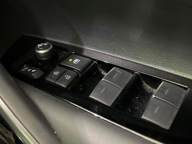 カローラツーリング ハイブリッド　ダブルバイビー　禁煙車　純正８インチディスプレイオーディオ　バックカメラ　衝突被害軽減システム　レーダークルーズ　ハーフレザーシート　ドラレコ　コーナーセンサー　スマートキー　ＬＥＤヘッド　ＥＴＣ　オートハイビーム（47枚目）