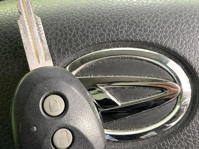 ミライース Ｘ　スマートセレクションＳＡ　禁煙車　スマートアシスト　純正１４インチアルミ　誤発信抑制機能　ＣＤ再生　アイドリングストップ　プライバシーガラス　盗難防止装置　横滑り防止装置　キーレス　ヘッドライトレベライザー（3枚目）