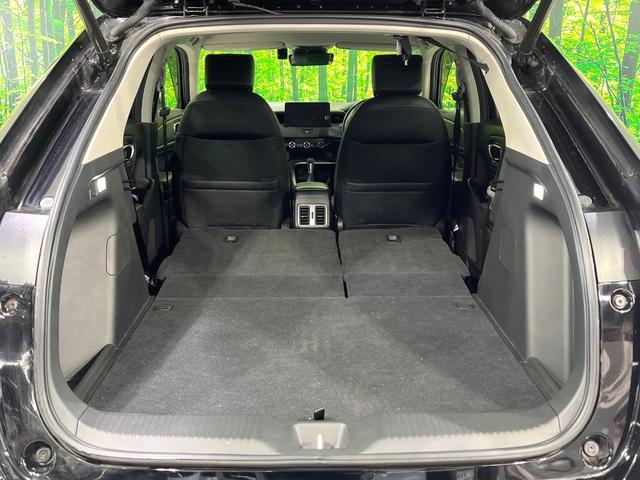 ���i�̂���������ʋ΁A���}���ɏ\���ȉ׎��X�y�[�X���m�ۂ��Ă���܂��B�Z�J���h�V�[�g��|���ƁA�傫�ȉו��̐ύڂ��\�ł���