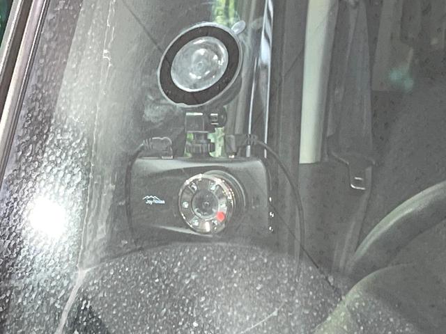 Ｎ－ＢＯＸカスタム Ｇ・Ｌパッケージ　禁煙車　ＳＤナビ　バックカメラ　ドラレコ　ＨＩＤヘッド　ＥＴＣ　純正１４インチアルミ　オートエアコン　Ｂｌｕｅｔｏｏｔｈ　ＤＶＤ再生　フルセグ　ＨＩＤフォグ　プライバシーガラス　ドアバイザー（6枚目）