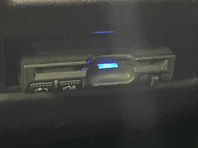 ワゴンＲ ハイブリッドＦＸ　禁煙車　８型ＳＤナビ　シートヒーター　ＥＴＣ　ドラレコ　Ｂｌｕｅｔｏｏｔｈ　オートエアコン　アイドリングストップ　横滑り防止装置　キーレスエントリー　電動格納ミラー　ＤＶＤ　ＣＤ　盗難防止システム（4枚目）