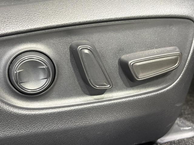 ＲＡＶ４ ハイブリッドＧ　４ＷＤ　禁煙車　純正９型ディスプレイオーディオ　全周囲カメラ　衝突軽減装置　レーダークルーズ　ステアリングヒーター　シートヒーター　シートメモリー　パワーバックドア　ＬＥＤヘッド　オートハイビーム（64枚目）