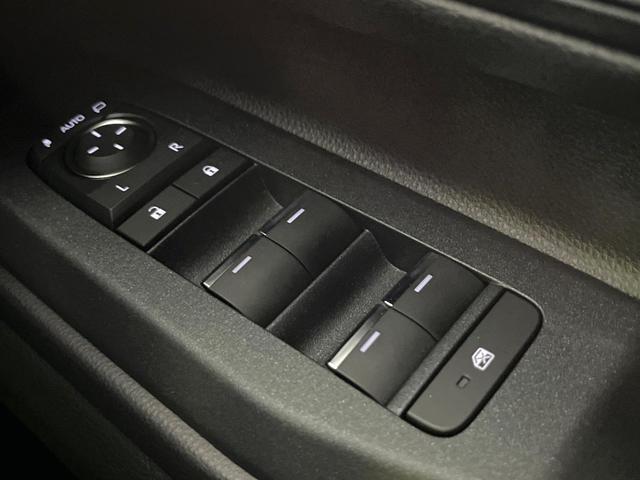 ランドクルーザー250 VX サンルーフ 禁煙車 4WD 純正12.5型ディスプレイオーディオ 全周囲カメラ 衝突軽減装 レーダークルーズ デジタルミラー シートエアコン ステアリングヒーター パワーバックドア パワーシート(52枚目)