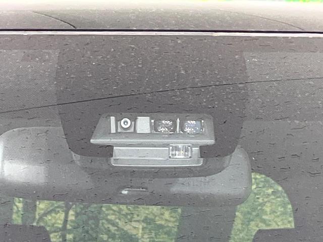 �y�g���^�Z�[�t�e�B�Z���X�z���s���ɑO���̎ԗ�����F�����A�Փ˂������Ȏ��͌x��ƃu���[�L�ŏՓˉ���Ɣ�Q�y�����A�V�X�g�B�����S�Ƀh���C�u�����y���݂��������܂��B