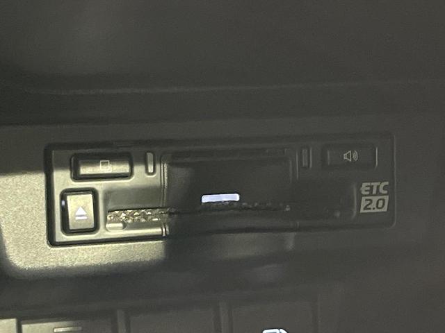 プリウス Z モデリスタエアロ ガラスルーフ 禁煙車 純正12.3型ディスプレイオーディオ 全周囲カメラ 衝突軽減 レーダークルーズ ブラインドスポットモニター シートエアコン LEDヘッド パワーバックドア(42枚目)