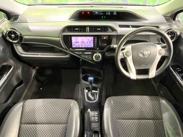 アクア Ｘ－アーバン　ソリッド　禁煙車　純正ＳＤナビ　バックカメラ　衝突軽減装置　ドラレコ　ＥＴＣ　ＬＥＤヘッド　純正１６インチアルミ　オートハイビーム　オートライト　オートエアコン　Ｂｌｕｅｔｏｏｔｈ　スマートキー　電動格納ミラー（2枚目）