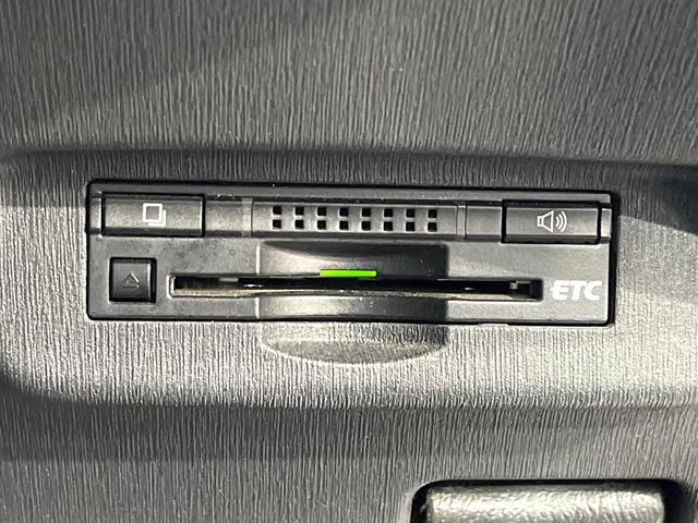 プリウス Ｇ　ＳＤナビ　バックカメラ　ＥＴＣ　Ｂｌｕｅｔｏｏｔｈ　フルセグ　ドラレコ　パワーシート　スマートキー　ＨＩＤヘッドライト　クルコン　１５インチアルミホイール　ステアリングスイッチ　オートライト（6枚目）
