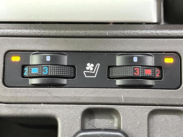 ランドクルーザープラド ＴＸ　Ｌパッケージ　マットブラックエディション　サンルーフ　禁煙車　４ＷＤ　純正９型ディスプレイオーディオ　全周囲カメラ　衝突軽減装置　レーダークルーズ　寒冷地仕様　シートエアコン　グレード専用アルミ　パワーシート　ＬＥＤヘッド　クリアランスソナー（7枚目）