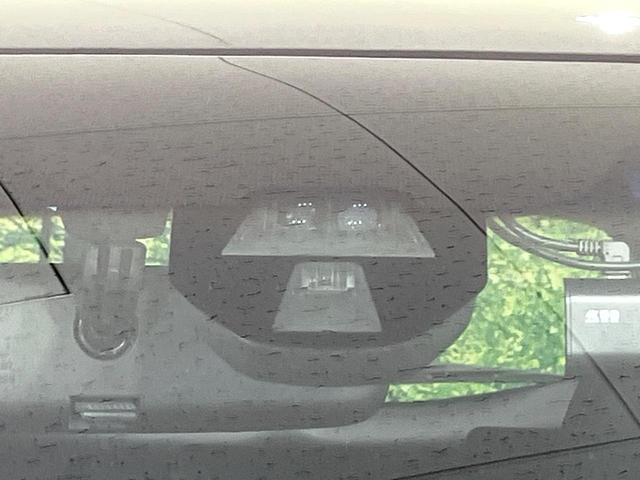 �y�V�e�B�u���[�L�A�N�e�B�u�V�X�e���z�ᑬ���s���ɑO���̎ԗ�����F�����A�Փ˂������Ȏ��͌x��ƃu���[�L�ŏՓˉ���Ɣ�Q�y�����A�V�X�g�B�����S�Ƀh���C�u�����y���݂��������܂��B