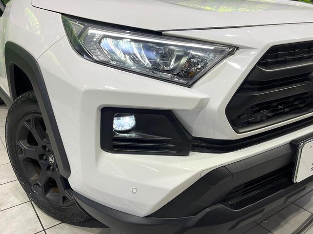 ＲＡＶ４ アドベンチャー　オフロードパッケージＩＩ　禁煙車　４ＷＤ　１０．５型ディスプレイオーディオ　全周囲カメラ　衝突軽減装置　レーダークルーズ　シートベンチレーション　パワーバックドア　ステアリングヒーター　パワーシート　ＥＴＣ　Ｂｌｕｅｔｏｏｔｈ（12枚目）