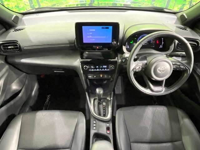 ヤリスクロス ハイブリッドＺ　禁煙車　純正８インチディスプレイオーディオ　全周囲カメラ　ヒートシーター　パワーシート　レーダークルーズ　ＥＴＣ　ドラレコ　レーダークルーズ　ＬＥＤヘッド　純正１８インチアルミ　Ｂｌｕｅｔｏｏｔｈ（2枚目）