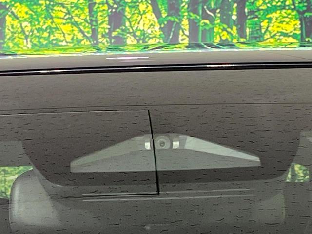 ヤリスクロス ハイブリッドＺ　禁煙車　純正８インチディスプレイオーディオ　全周囲カメラ　ヒートシーター　パワーシート　レーダークルーズ　ＥＴＣ　ドラレコ　レーダークルーズ　ＬＥＤヘッド　純正１８インチアルミ　Ｂｌｕｅｔｏｏｔｈ（5枚目）