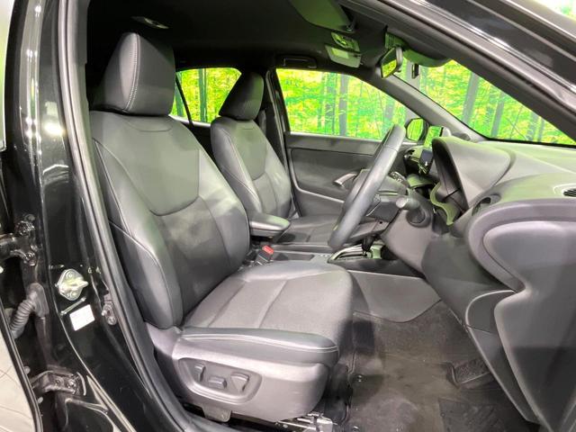 ヤリスクロス ハイブリッドＺ　禁煙車　純正８インチディスプレイオーディオ　全周囲カメラ　ヒートシーター　パワーシート　レーダークルーズ　ＥＴＣ　ドラレコ　レーダークルーズ　ＬＥＤヘッド　純正１８インチアルミ　Ｂｌｕｅｔｏｏｔｈ（8枚目）