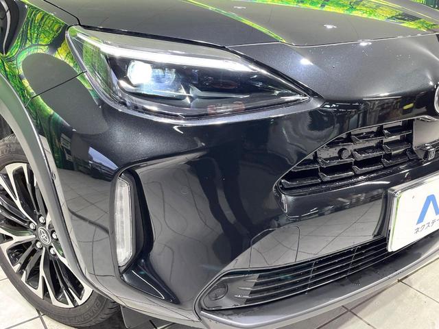 ヤリスクロス ハイブリッドＺ　禁煙車　純正８インチディスプレイオーディオ　全周囲カメラ　ヒートシーター　パワーシート　レーダークルーズ　ＥＴＣ　ドラレコ　レーダークルーズ　ＬＥＤヘッド　純正１８インチアルミ　Ｂｌｕｅｔｏｏｔｈ（12枚目）