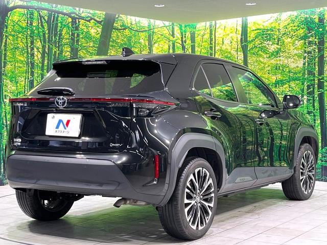 ヤリスクロス ハイブリッドＺ　禁煙車　純正８インチディスプレイオーディオ　全周囲カメラ　ヒートシーター　パワーシート　レーダークルーズ　ＥＴＣ　ドラレコ　レーダークルーズ　ＬＥＤヘッド　純正１８インチアルミ　Ｂｌｕｅｔｏｏｔｈ（17枚目）
