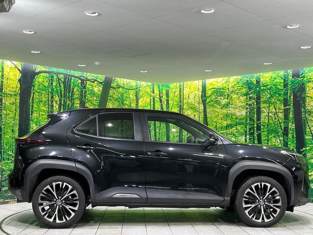 ヤリスクロス ハイブリッドＺ　禁煙車　純正８インチディスプレイオーディオ　全周囲カメラ　ヒートシーター　パワーシート　レーダークルーズ　ＥＴＣ　ドラレコ　レーダークルーズ　ＬＥＤヘッド　純正１８インチアルミ　Ｂｌｕｅｔｏｏｔｈ（22枚目）