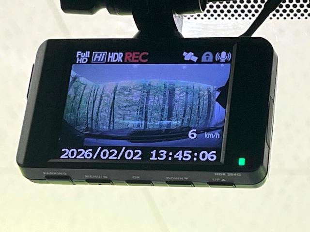 ヤリスクロス ハイブリッドＺ　禁煙車　純正８インチディスプレイオーディオ　全周囲カメラ　ヒートシーター　パワーシート　レーダークルーズ　ＥＴＣ　ドラレコ　レーダークルーズ　ＬＥＤヘッド　純正１８インチアルミ　Ｂｌｕｅｔｏｏｔｈ（56枚目）