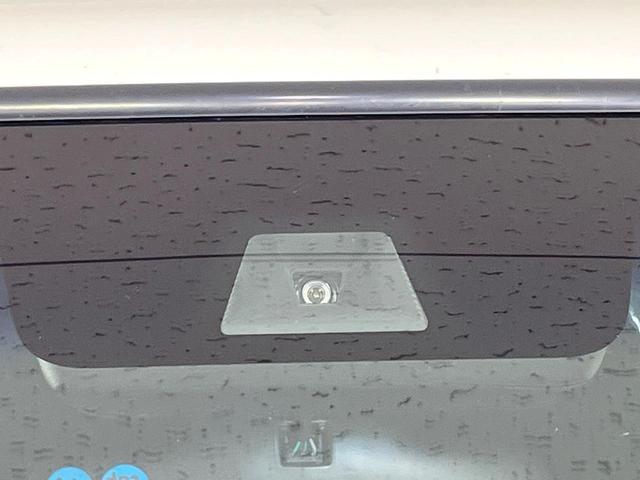 Ｎ－ＢＯＸカスタム Ｌターボ　ターボ　禁煙車　順正ナビ　バックカメラ　衝突軽減装置　両側電動スライド　レーダークルーズ　ＬＥＤヘッド　ＥＴＣ　シートヒーター　スマートキー　ステアリングスイッチ　純正１５インチアルミ　スマートキー（5枚目）