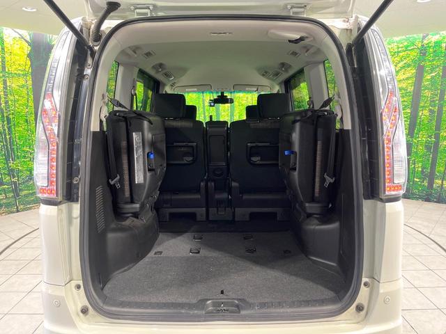 セレナ ハイウェイスター　Ｖセレ＋セーフティＩＩ　ＳＨＶ　禁煙車　両側電動ドア　ＳＤナビ　全周囲カメラ　衝突被害軽減システム　ドラレコ　コーナーセンサー　スマートキー　ＨＩＤヘッド　ＥＴＣ　純正１６インチアルミ　車線逸脱警報　オートライト　プライバシーＧ（13枚目）