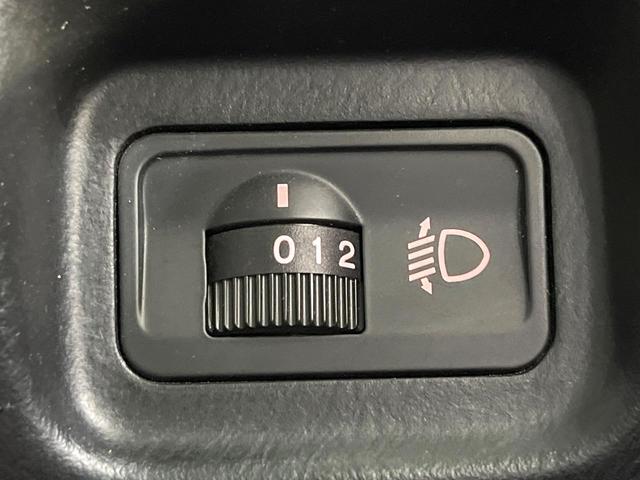 �y�w�b�h���C�g���x���C�U�[�z��Ԑl����ו��̏d���ɉ����ăw�b�h���C�g�̏Ǝˊp�x���ύX�\��