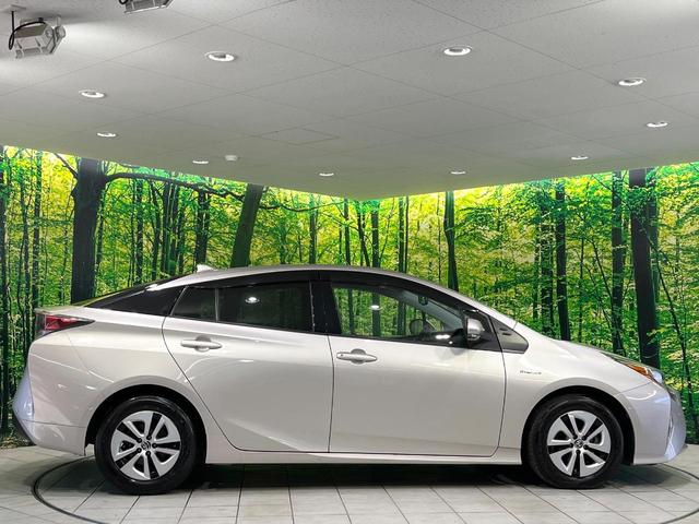プリウス Ａ　禁煙車　純正９型ナビ　バックカメラ　衝突軽減　レーダークルーズ　ＬＥＤヘッド　ＬＥＤフォグ　ドラレコ　コーナーセンサー　ＥＴＣ　オートハイビーム　ステアリングスイッチ　スマートキー　Ｂｌｕｅｔｏｏｔｈ（26枚目）