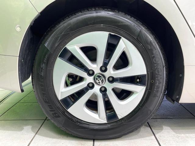プリウス Ａ　禁煙車　純正９型ナビ　バックカメラ　衝突軽減　レーダークルーズ　ＬＥＤヘッド　ＬＥＤフォグ　ドラレコ　コーナーセンサー　ＥＴＣ　オートハイビーム　ステアリングスイッチ　スマートキー　Ｂｌｕｅｔｏｏｔｈ（27枚目）