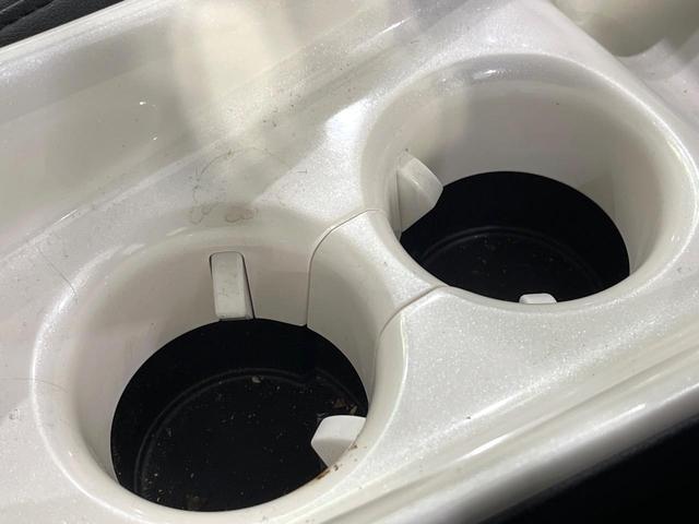 プリウス Ａ　禁煙車　純正９型ナビ　バックカメラ　衝突軽減　レーダークルーズ　ＬＥＤヘッド　ＬＥＤフォグ　ドラレコ　コーナーセンサー　ＥＴＣ　オートハイビーム　ステアリングスイッチ　スマートキー　Ｂｌｕｅｔｏｏｔｈ（49枚目）