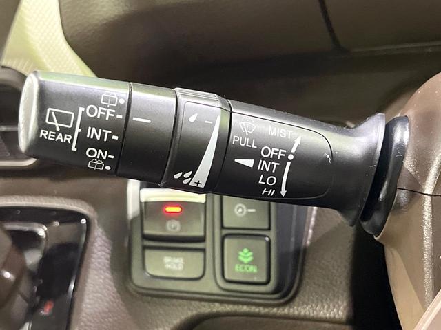 N-BOX L 禁煙車 純正8型ナビ バックカメラ 衝突軽減装置 レーダークルーズ 両側電動スライド シートヒーター LEDヘッド ETC オートブレーキホールド オートハイビーム 車線逸脱警報 ステアリングスイッチ(38枚目)