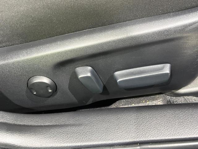 マークX 250G 禁煙車 エアロ 純正ナビ バックカメラ 衝突被害軽減システム レーダークルーズ パワーシート スマートキー HIDヘッド ETC 車線逸脱警報 オートライト デュアルエアコン Bluetooth(37枚目)