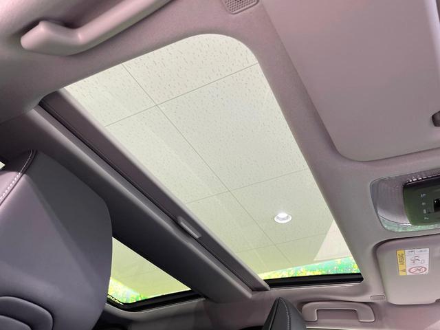 プリウス Z 禁煙車 ガラスルーフ 全周囲カメラ 純正12.3インチディスプレイオーディオ 衝突被害軽減システム レーダークルーズ ハーフレザーシート 前席シートエアコン パワーシート コーナーセンサー(3枚目)